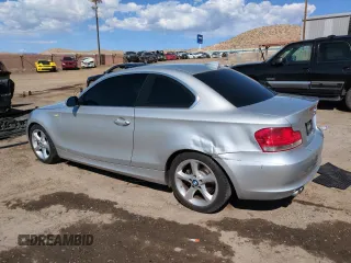 2009 BMW 1 Series 128i z VIN WBAUP73589VK75593, wystawiony jako Copart lot #54456155 z przebiegiem 127 576 mil mil oraz Szkoda całkowita • Salvage title. Historia ofert i sprzedaży dostępna na DreamBid. Obrazek 2.