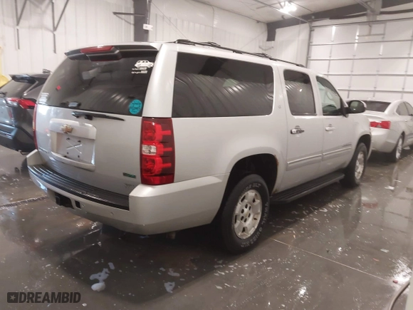 2010 Chevrolet Suburban LT with VIN 1GNUKJE37AR236296, listed as a IAAI auction lot 41654842 with 259,914 mi miles. Bid and sale history available at carsss.com. Image 4.