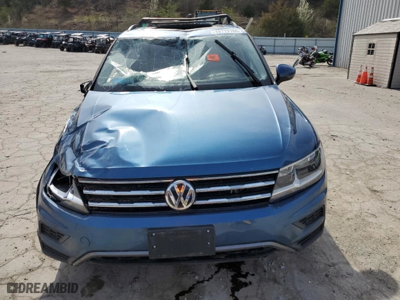 2020 Volkswagen Tiguan SE with VIN 3VV2B7AX3LM020124, listed as a Copart auction lot 49779165 with 55,626 mi miles and Salvage Title. Bid and sale history available at carsss.com. Image 5.