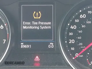 2018 Volkswagen Atlas SE с VIN 1V2CR2CA8JC566036, выставлен на аукционе IAAI как лот 42122613 с пробегом 89 691 миль миль и . История ставок и продаж доступна на DreamBid. Изображение 16.