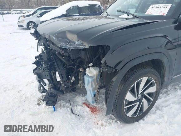 2024 Volkswagen Atlas SEL with VIN 1V2BR2CA3RC513283, listed as a IAAI auction lot 41565795 with 6,624 mi miles and . Bid and sale history available at DreamBid. Image 6.