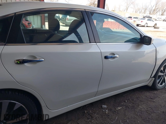 2017 Nissan Altima SR with VIN 1N4AL3AP9HC166428, listed as a IAAI auction lot 41955725 with 52,826 mi miles and . Bid and sale history available at carsss.com. Image 14.