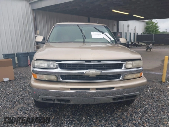 2005 Chevrolet Suburban LT with VIN 1GNFK16Z35J213484, listed as a IAAI auction lot 42251630 with 384,604 mi miles and . Bid and sale history available at DreamBid. Image 14.