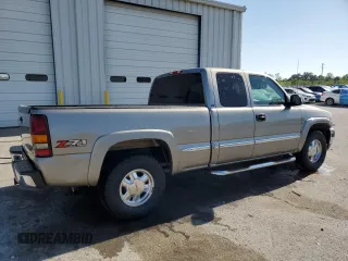 2002 GMC Sierra 1500 SLE z VIN 2GTEK19T221377505, wystawiony jako Copart lot #52590575 z przebiegiem 255 933 mil mil oraz Szkoda całkowita • Salvage title. Historia ofert i sprzedaży dostępna na DreamBid. Obrazek 3.