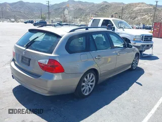 2007 BMW 3 Series 328xi z VIN WBAVT73507FZ36573, wystawiony jako IAAI lot #42313859 z przebiegiem 161 151 mil mil oraz . Historia ofert i sprzedaży dostępna na DreamBid. Obrazek 4.