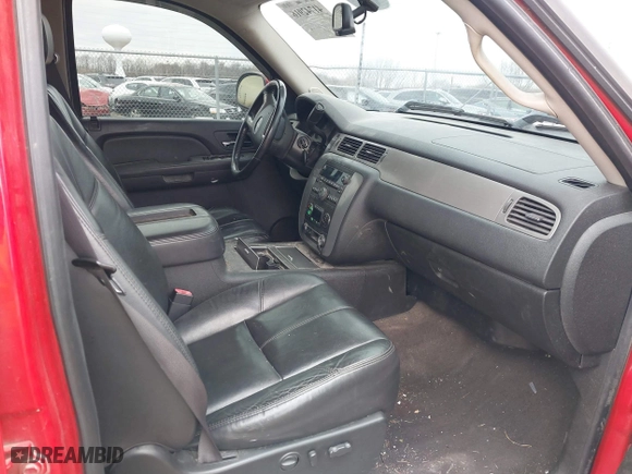 2008 GMC Sierra 1500 Work Truck with VIN 2GTEK133681292376, listed as a IAAI auction lot 41742916 with 319,024 mi miles. Bid and sale history available at carsss.com. Image 5.