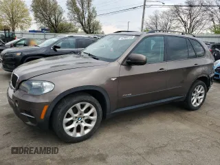 2011 BMW X5 35i with VIN 5UXZV4C5XBL411042, listed as a Copart auction lot 52900135 with 127,734 mi miles and Clean Title. Bid and sale history available at carsss.com. Image 1.