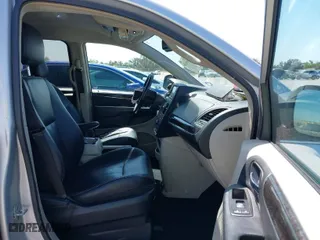 2012 Chrysler Town & Country Touring with VIN 2C4RC1BG1CR312806, listed as a IAAI auction lot 41861636 with 215,039 mi miles. Bid and sale history available at carsss.com. Image 5.