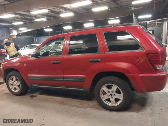 2005 Jeep Grand Cherokee Laredo with VIN 1J4HR48N45C539639, listed as a IAAI auction lot 41890163 with 84,470 mi miles. Bid and sale history available at carsss.com. Image 14.