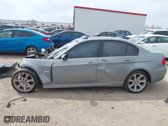 2006 BMW 3 Series 325i with VIN WBAVB13566PT14245, listed as a IAAI auction lot 41770035 with 1 mi miles. Bid and sale history available at carsss.com. Image 14.