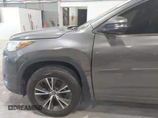 2017 Toyota Highlander LE with VIN 5TDBZRFH3HS434227, listed as a IAAI auction lot 42524051 with 66,099 mi miles and . Bid and sale history available at DreamBid. Image 17.