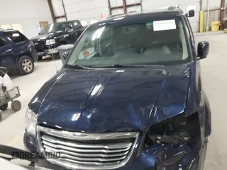 2016 Chrysler Town & Country Touring with VIN 2C4RC1BG2GR305711, listed as a IAAI auction lot 41984947 with 206,360 mi miles. Bid and sale history available at carsss.com. Image 12.