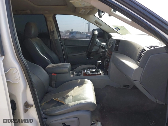 2007 Jeep Grand Cherokee Limited with VIN 1J8HR58207C551946, listed as a IAAI auction lot 41726255 with 217,651 mi miles. Bid and sale history available at carsss.com. Image 5.