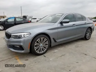 2018 BMW 5 Series 530i z VIN WBAJA5C51JWA37384, wystawiony jako Copart lot #55061215 z przebiegiem 113 809 mil mil oraz Szkody całkowita. Historia ofert i sprzedaży dostępna na DreamBid. Obrazek 1.