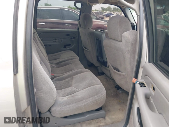2005 Chevrolet Suburban LT with VIN 3GNEC16Z95G126134, listed as a IAAI auction lot 42048041 with 214,792 mi miles. Bid and sale history available at carsss.com. Image 8.