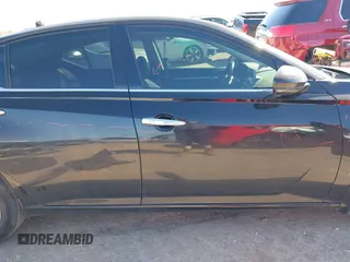 2019 Nissan Altima 2.5 SV with VIN 1N4BL4DVXKN306325, listed as a IAAI auction lot 41731601 with 66,883 mi miles. Bid and sale history available at carsss.com. Image 13.