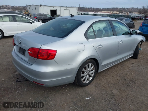 2014 Volkswagen Jetta Sedan SE w/Connectivity/Sunroof PZEV with VIN 3VWD17AJ5EM362888, listed as a IAAI auction lot 41787904 with 143,332 mi miles. Bid and sale history available at carsss.com. Image 4.