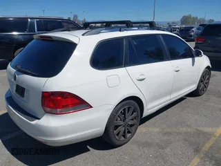 2011 Volkswagen Jetta SportWagen SE with VIN 3VWPZ7AJ8BM610522, listed as a IAAI auction lot 41866692 with 227,453 mi miles. Bid and sale history available at carsss.com. Image 4.