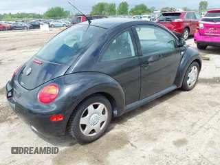 2000 Volkswagen Beetle GLS with VIN 3VWCA21C9YM499921, listed as a IAAI auction lot 42161756 with 74,194 mi miles and . Bid and sale history available at DreamBid. Image 4.
