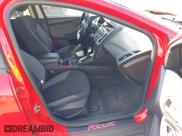 2014 Ford Focus SE with VIN 1FADP3K26EL305818, listed as a IAAI auction lot 42062813 with 175,047 mi miles. Bid and sale history available at carsss.com. Image 5.