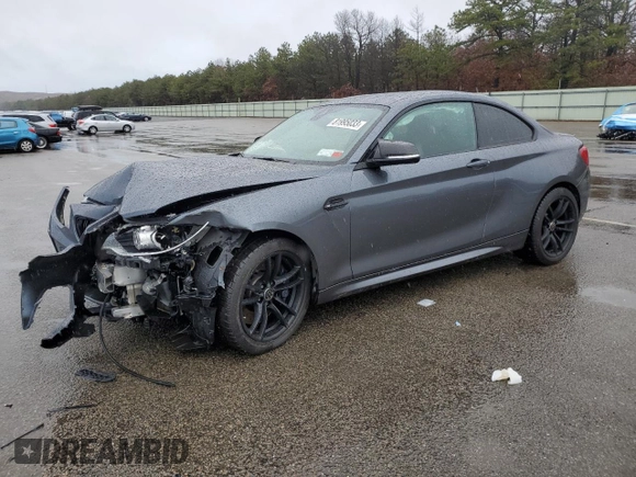 2016 BMW M2 z VIN WBS1H9C57GV785969, wystawiony jako Copart lot #81995033 z przebiegiem 53 184 mil mil oraz . Historia ofert i sprzedaży dostępna na DreamBid. Obrazek 1.
