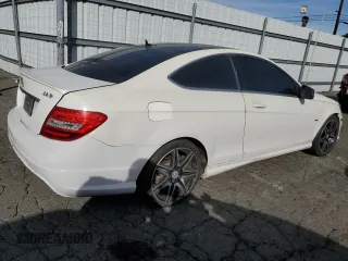 2014 Mercedes-Benz C 250 with VIN WDDGJ4HBXEG297100, listed as a Copart auction lot 85820664 with 146,605 mi miles and Clean Title. Bid and sale history available at DreamBid. Image 3.