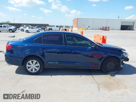 2014 Volkswagen Jetta SE z VIN 3VWD17AJ9EM402714, wystawiony jako IAAI lot #42088715 z przebiegiem 115 291 mil mil oraz . Historia ofert i sprzedaży dostępna na DreamBid. Obrazek 13.