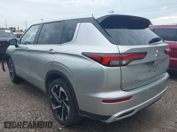 2024 Mitsubishi Outlander SE z VIN JA4J3VA83RZ068485, wystawiony jako IAAI lot #42483073 z przebiegiem 28 120 mil mil oraz . Historia ofert i sprzedaży dostępna na DreamBid. Obrazek 3.