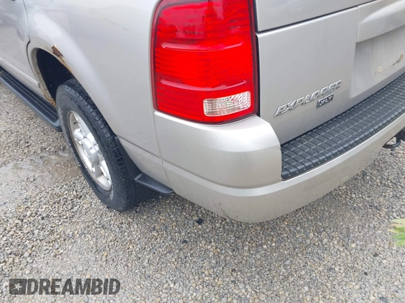 2005 Ford Explorer XLT z VIN 1FMZU73K35UB11333, wystawiony jako IAAI lot #42644910 z przebiegiem 112 929 mil mil oraz . Historia ofert i sprzedaży dostępna na DreamBid. Obrazek 15.