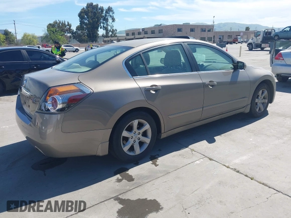 2008 Nissan Altima 2.5 SL with VIN 1N4AL21EX8N444962, listed as a IAAI auction lot 42024684 with 262,819 mi miles. Bid and sale history available at carsss.com. Image 4.