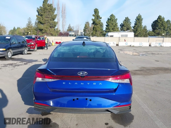 2023 Hyundai Elantra SEL z VIN KMHLS4AG4PU483002, wystawiony jako IAAI lot #41838930 z przebiegiem 7 501 mil mil oraz . Historia ofert i sprzedaży dostępna na DreamBid. Obrazek 16.