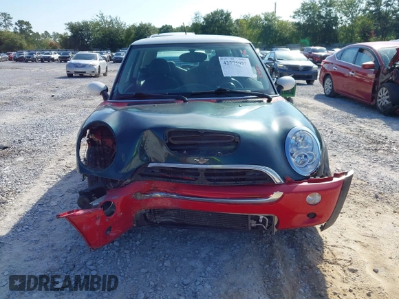 2006 MINI Hardtop S с VIN WMWRE33586TN27239, выставлен на аукционе IAAI как лот 42775957 с пробегом 165 133 миль миль и . История ставок и продаж доступна на DreamBid. Изображение 13.