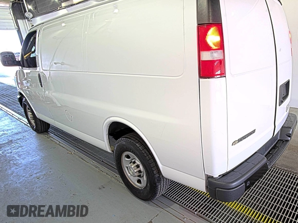 2021 Chevrolet Express Cargo with VIN 1GCWGAFP2M1303152, listed as a IAAI auction lot 42672934 with 68,671 mi miles and . Bid and sale history available at DreamBid. Image 26.