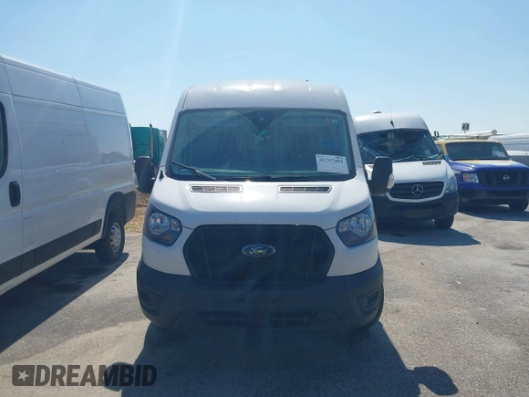 2022 Ford Transit z VIN 1FTYE1C84NKA19903, wystawiony jako IAAI lot #41757403 z przebiegiem 132 991 mil mil oraz . Historia ofert i sprzedaży dostępna na DreamBid. Obrazek 6.