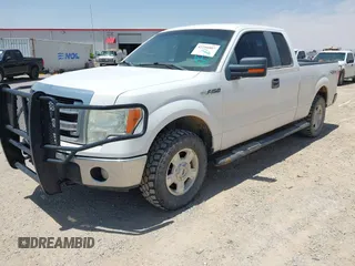 2014 Ford F-150 XL z VIN 1FTFX1EF5EKE66124, wystawiony jako IAAI lot #42256807 z przebiegiem 211 614 mil mil oraz . Historia ofert i sprzedaży dostępna na DreamBid. Obrazek 17.