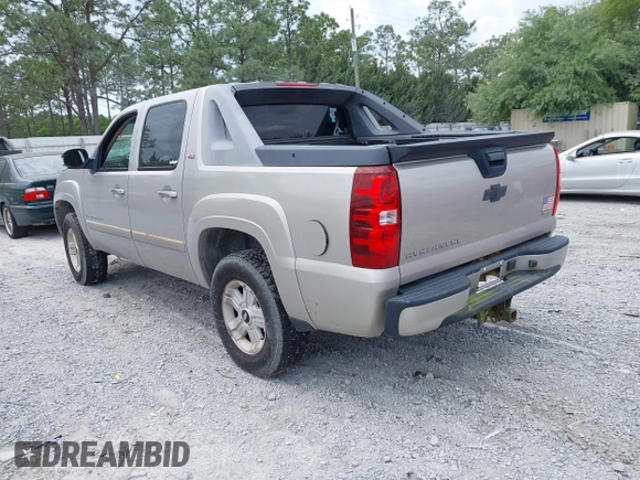 2007 Chevrolet Avalanche LTZ z VIN 3GNFK123X7G217750, wystawiony jako IAAI lot #42088850 z przebiegiem 188 429 mil mil oraz . Historia ofert i sprzedaży dostępna na DreamBid. Obrazek 3.