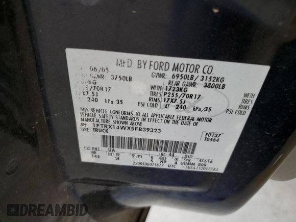 2005 Ford F-150 STX z VIN 1FTRX14WX5FB39323, wystawiony jako Copart lot #59340055 z przebiegiem 250 833 mil mil oraz Czysty tytuł • Clean title. Historia ofert i sprzedaży dostępna na DreamBid. Obrazek 12.