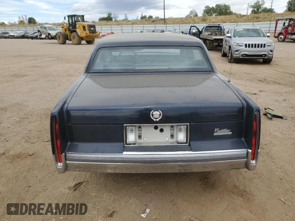 1990 Cadillac DeVille z VIN 1G6CD5338L4376482, wystawiony jako Copart lot #76513224 z przebiegiem 139 628 mil mil oraz Czysty tytuł • Clean title. Historia ofert i sprzedaży dostępna na DreamBid. Obrazek 6.