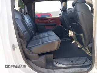 2019 Ram 1500 Rebel z VIN 1C6SRFLT5KN923837, wystawiony jako IAAI lot #41961921 z przebiegiem 68 400 mil mil oraz . Historia ofert i sprzedaży dostępna na DreamBid. Obrazek 8.