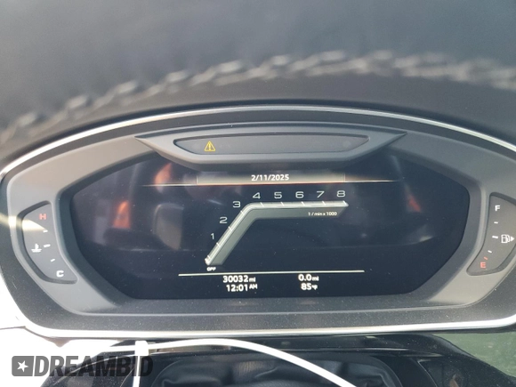2022 Audi S8 with VIN WAULSAF84NN000519, listed as a Copart auction lot 47127135 with 30,032 mi miles and Salvage Title. Bid and sale history available at DreamBid. Image 9.