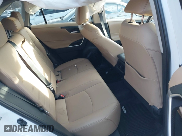 2021 Toyota RAV4 XLE Premium z VIN 2T3A1RFV2MW217009, wystawiony jako IAAI lot #41526066 z przebiegiem 36 619 mil mil oraz . Historia ofert i sprzedaży dostępna na DreamBid. Obrazek 8.