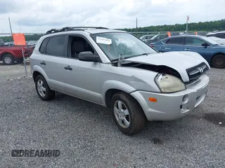 2006 Hyundai Tucson GL with VIN KM8JM12B56U460703, listed as a IAAI auction lot 42667802 with 200,576 mi miles and . Bid and sale history available at DreamBid. Image 1.