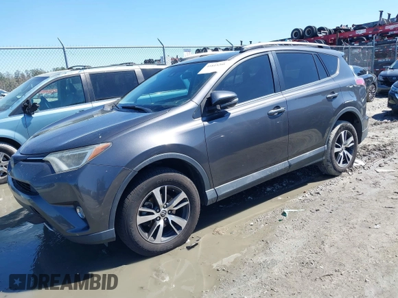 2018 Toyota RAV4 XLE with VIN 2T3WFREV9JW503136, listed as a IAAI auction lot 41815266 with 118,585 mi miles. Bid and sale history available at carsss.com. Image 17.