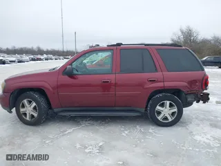 2005 Chevrolet TrailBlazer LT with VIN 1GNDT13S252306051, listed as a IAAI auction lot 41363035 with 239,590 mi miles. Bid and sale history available at carsss.com. Image 14.