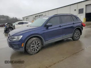 2021 Volkswagen Tiguan S z VIN 3VV1B7AX7MM065841, wystawiony jako Copart lot #43815795 z przebiegiem 64 454 mil mil oraz Szkoda całkowita • Salvage title. Historia ofert i sprzedaży dostępna na DreamBid. Obrazek 1.