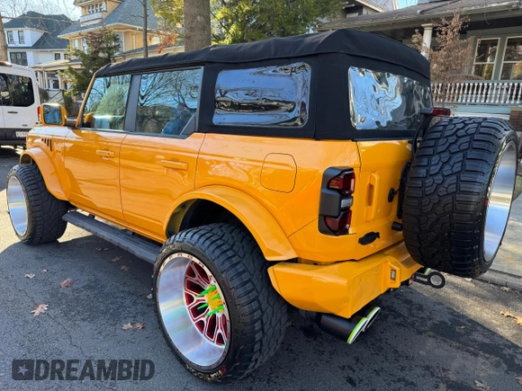 2022 Ford Bronco with VIN 1FMDE5DH4NLA79044, listed as a Copart auction lot 87172704 with 21,281 mi miles and Clean Title. Bid and sale history available at DreamBid. Image 3.