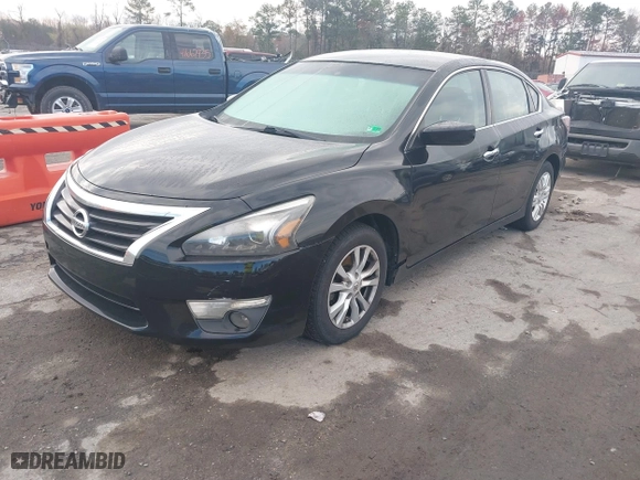 2015 Nissan Altima 2.5 with VIN 1N4AL3AP3FN322884, listed as a IAAI auction lot 41884854 with 274,298 mi miles. Bid and sale history available at carsss.com. Image 2.