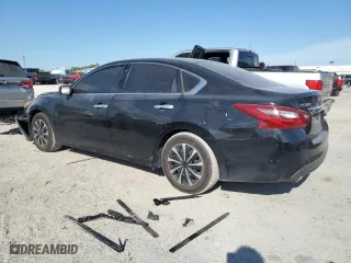 2018 Nissan Altima 2.5 S with VIN 1N4AL3APXJC182059, listed as a Copart auction lot 50519305 with 198,460 mi miles and Salvage Title. Bid and sale history available at carsss.com. Image 2.