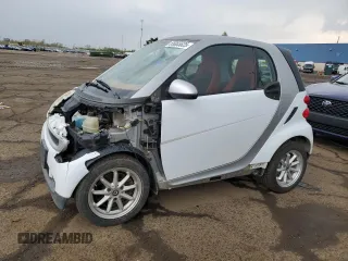 2008 Smart fortwo Pure z VIN WMEEJ31X38K192984, wystawiony jako Copart lot #55065625 z przebiegiem 93 895 mil mil oraz Tytuł czysty. Historia ofert i sprzedaży dostępna na DreamBid. Obrazek 1.