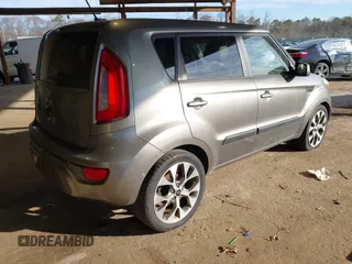 2013 Kia Soul ! with VIN KNDJT2A69D7558243, listed as a IAAI auction lot 41730873 with 192,503 mi miles. Bid and sale history available at carsss.com. Image 4.